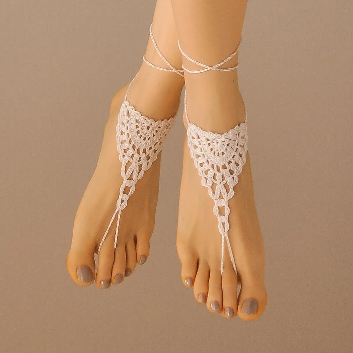 Hand Crochet Barefoot Sandals, Boho Bridal Shoes for Beach Weddings, Lace Foot Jewelry for Women, Adjustable One Size, Women's Beach Footwear (Ivory)