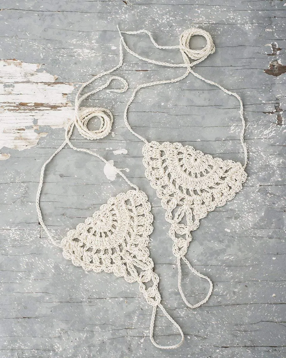 Hand Crochet Barefoot Sandals, Boho Bridal Shoes for Beach Weddings, Lace Foot Jewelry for Women, Adjustable One Size, Women's Beach Footwear (Ivory)