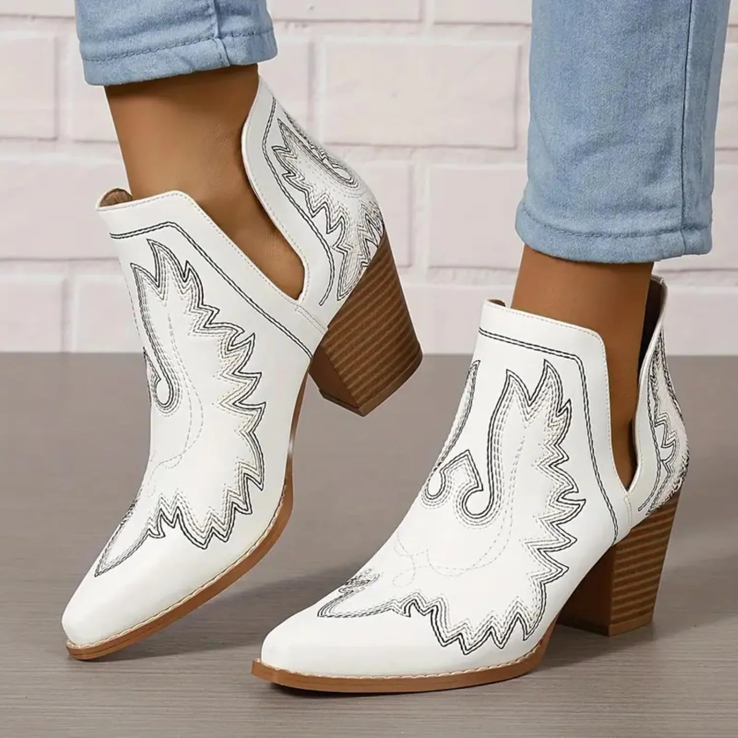 Womens Cowboy Boots Ankle Boots for Women Low Heel Western Boots For Women Pointed Toe Chunky Heel Boots Pull On Boot