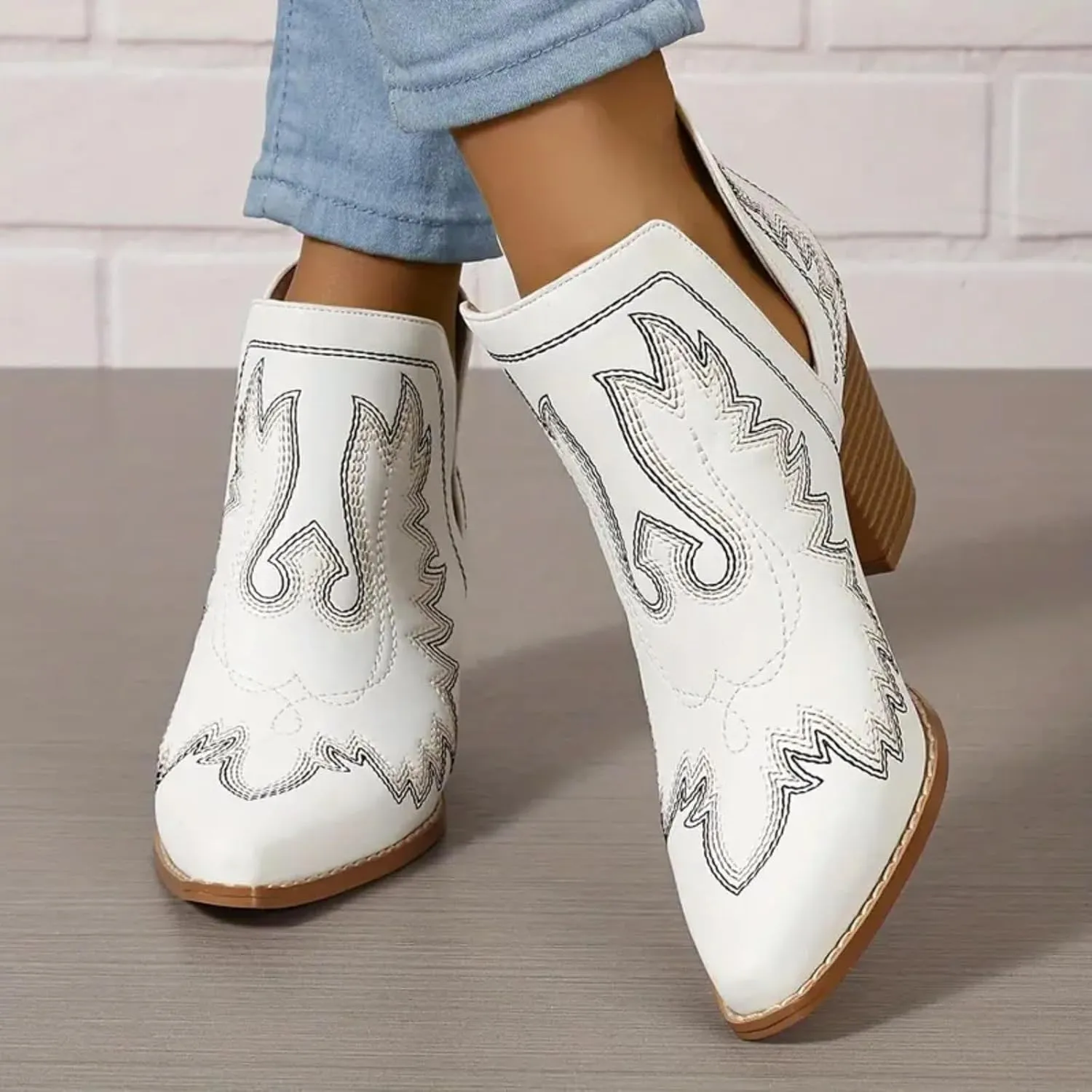 Womens Cowboy Boots Ankle Boots for Women Low Heel Western Boots For Women Pointed Toe Chunky Heel Boots Pull On Boot